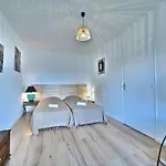 Les Cariatides By Interhome 度假居